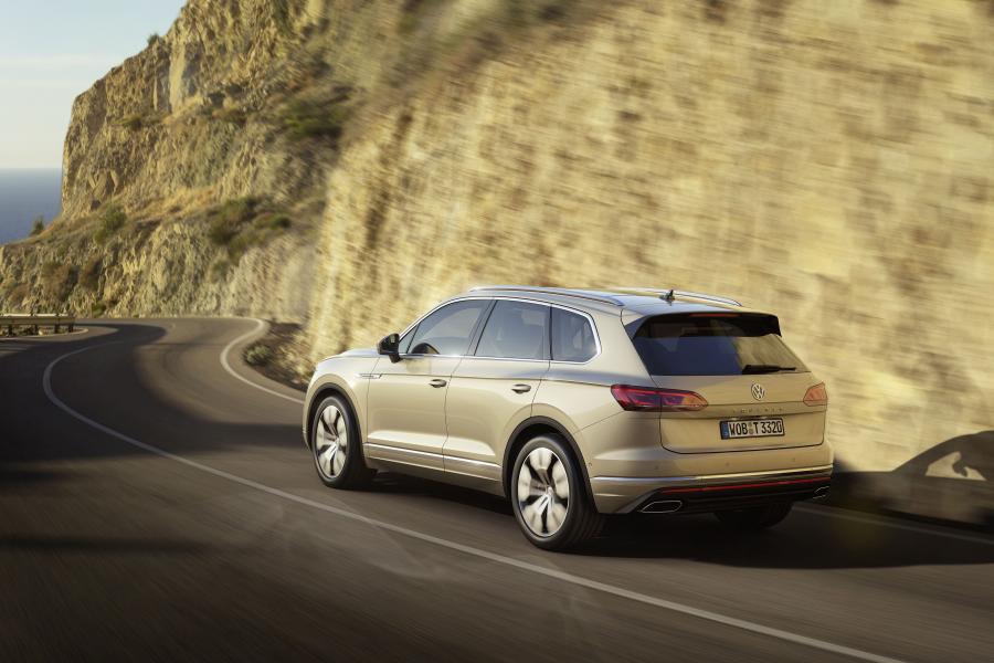  Volkswagen Touareg V6 TDI Elegance 2018 года  (WW) (фото 4 из 46)